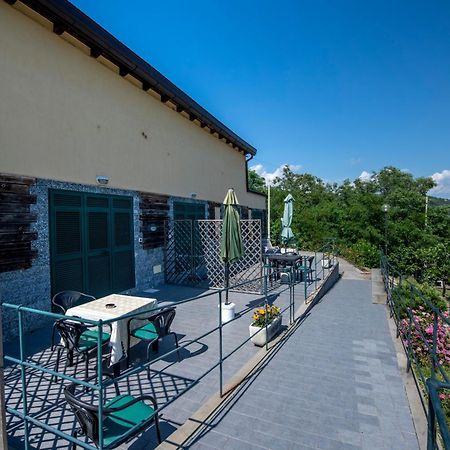 211 - Appartamento Acacia, Terrazza Giardino E Piscina 카로 외부 사진