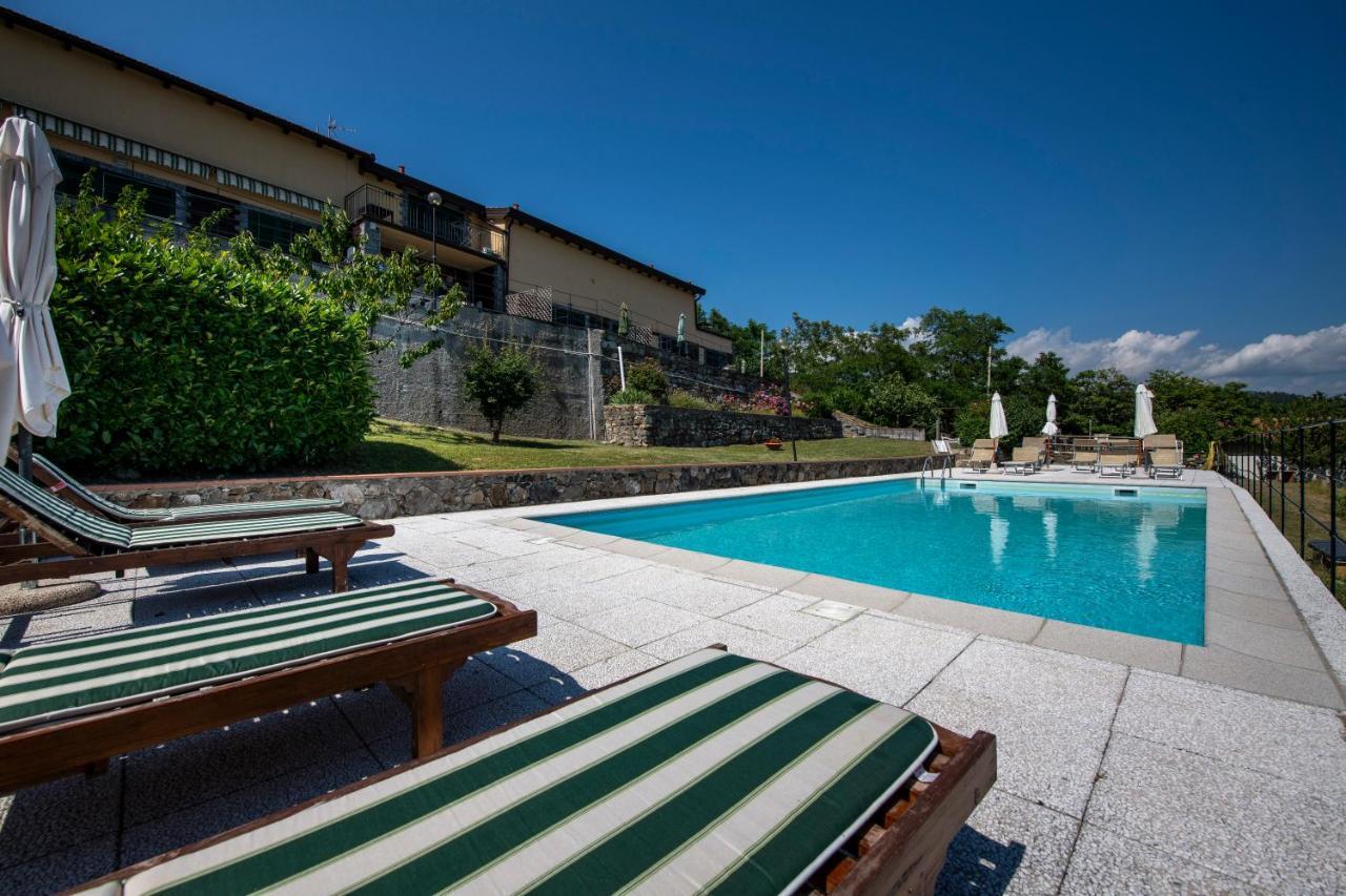 211 - Appartamento Acacia, Terrazza Giardino E Piscina 카로 외부 사진