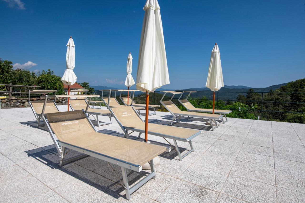 211 - Appartamento Acacia, Terrazza Giardino E Piscina 카로 외부 사진