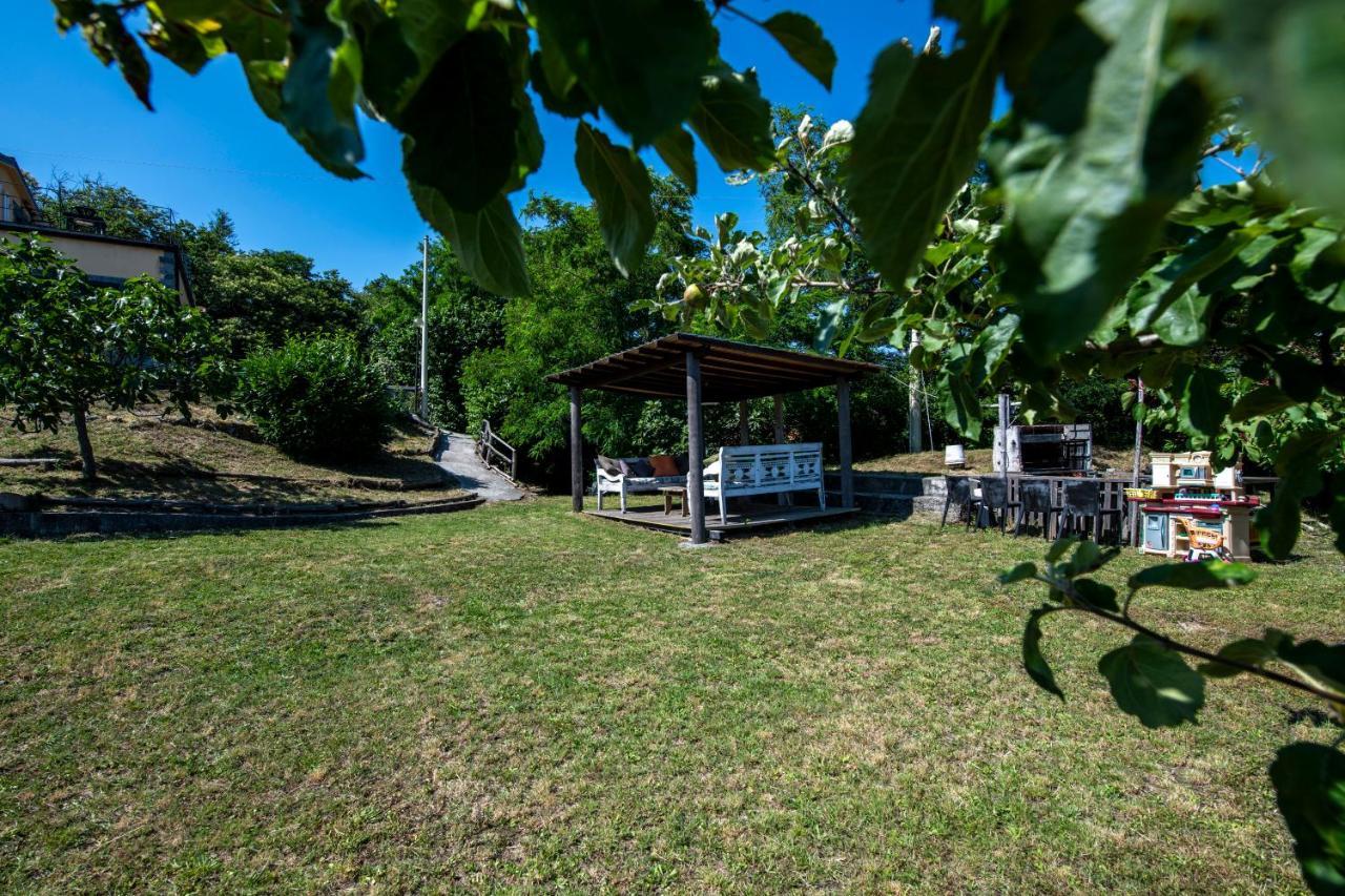 211 - Appartamento Acacia, Terrazza Giardino E Piscina 카로 외부 사진