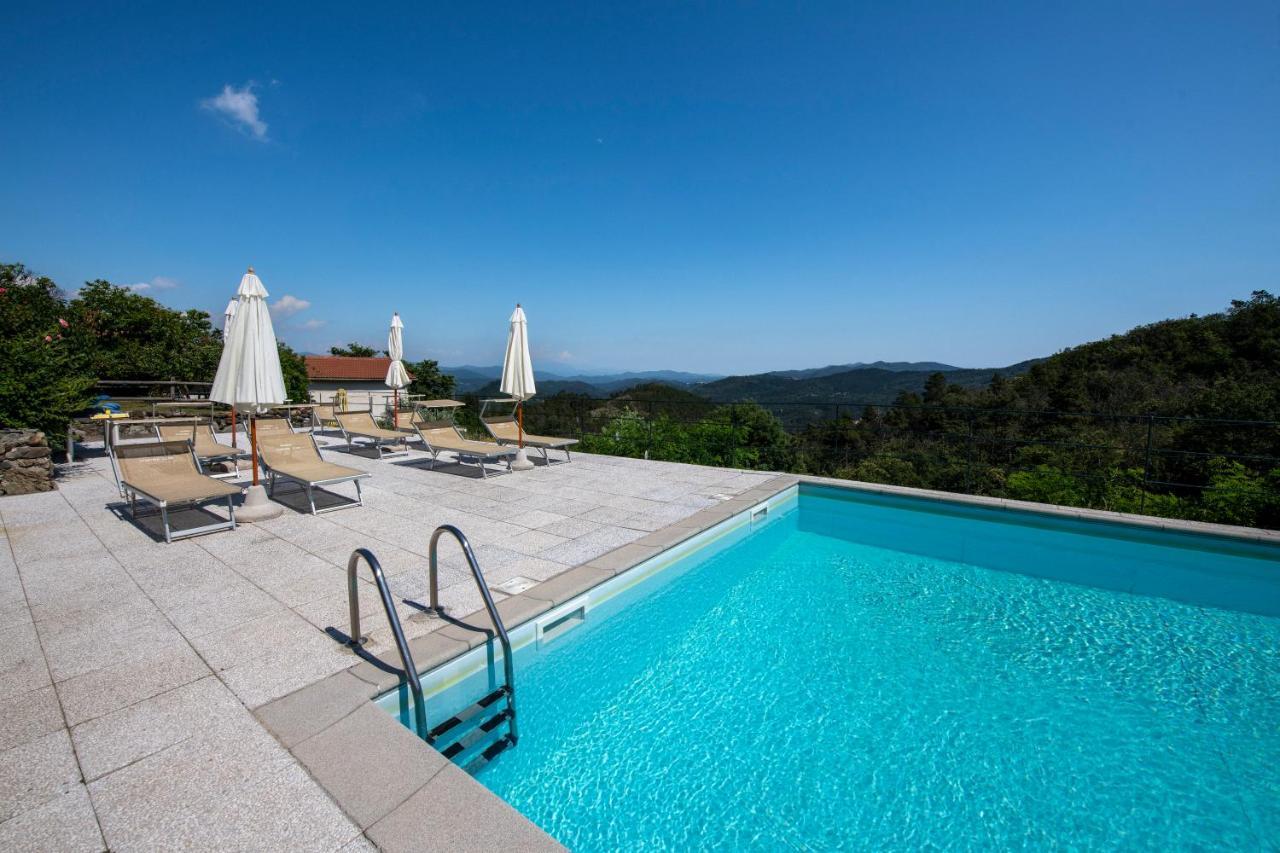 211 - Appartamento Acacia, Terrazza Giardino E Piscina 카로 외부 사진