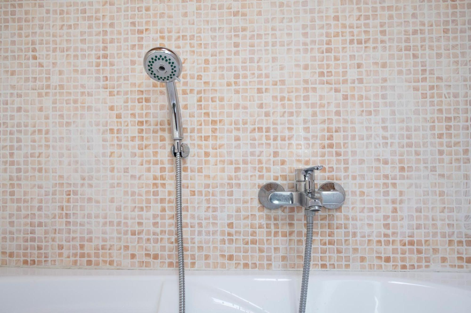 211 - Appartamento Acacia, Terrazza Giardino E Piscina 카로 외부 사진