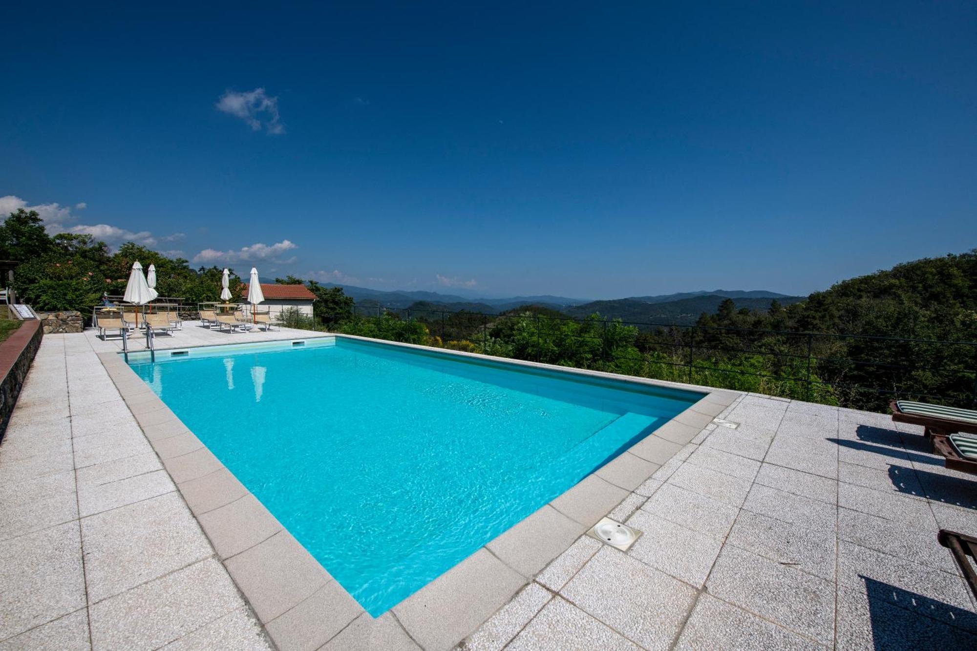 211 - Appartamento Acacia, Terrazza Giardino E Piscina 카로 외부 사진