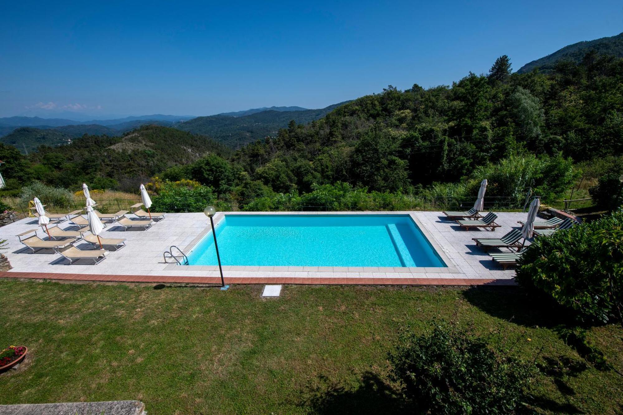 211 - Appartamento Acacia, Terrazza Giardino E Piscina 카로 외부 사진