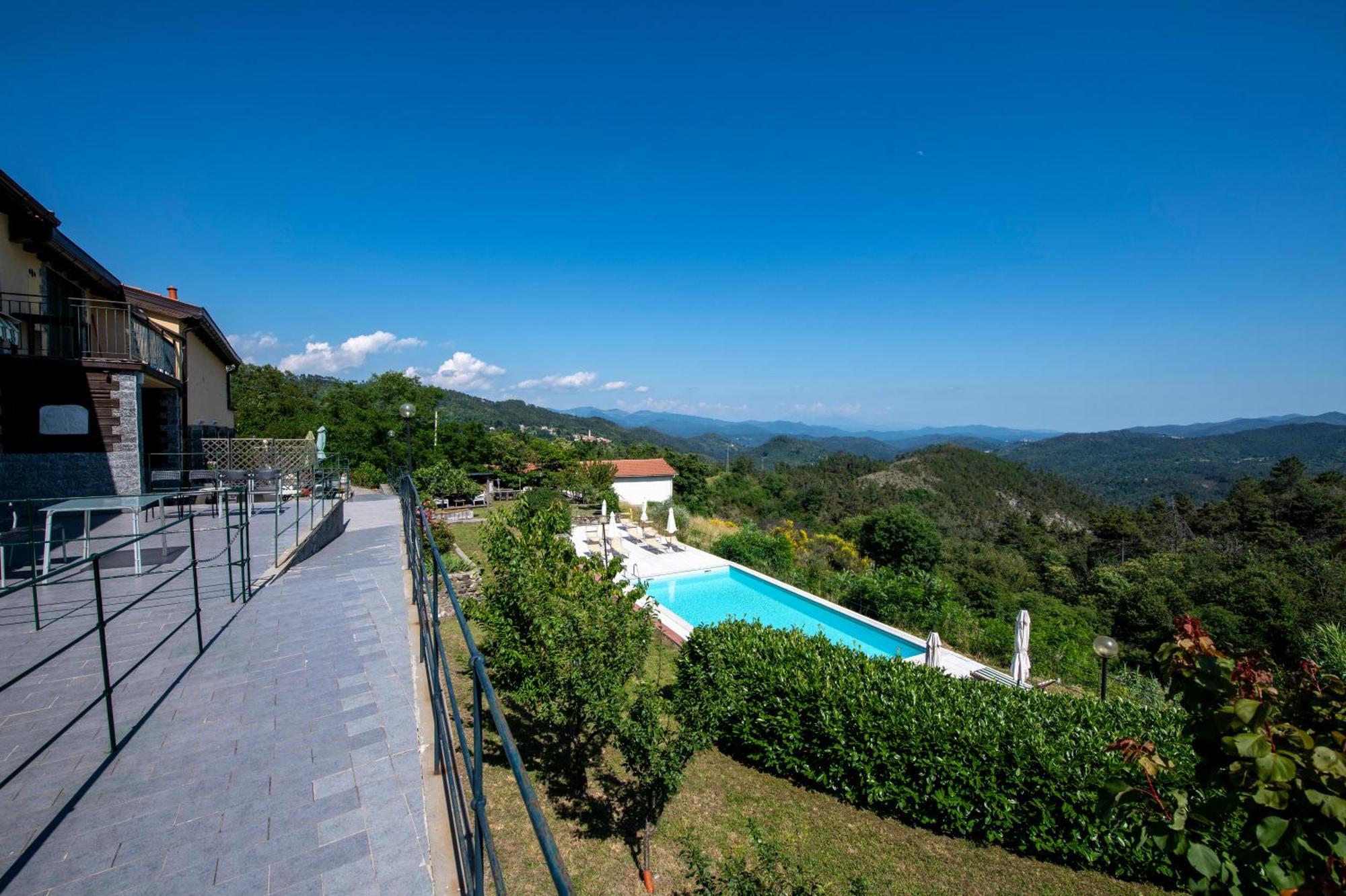 211 - Appartamento Acacia, Terrazza Giardino E Piscina 카로 외부 사진