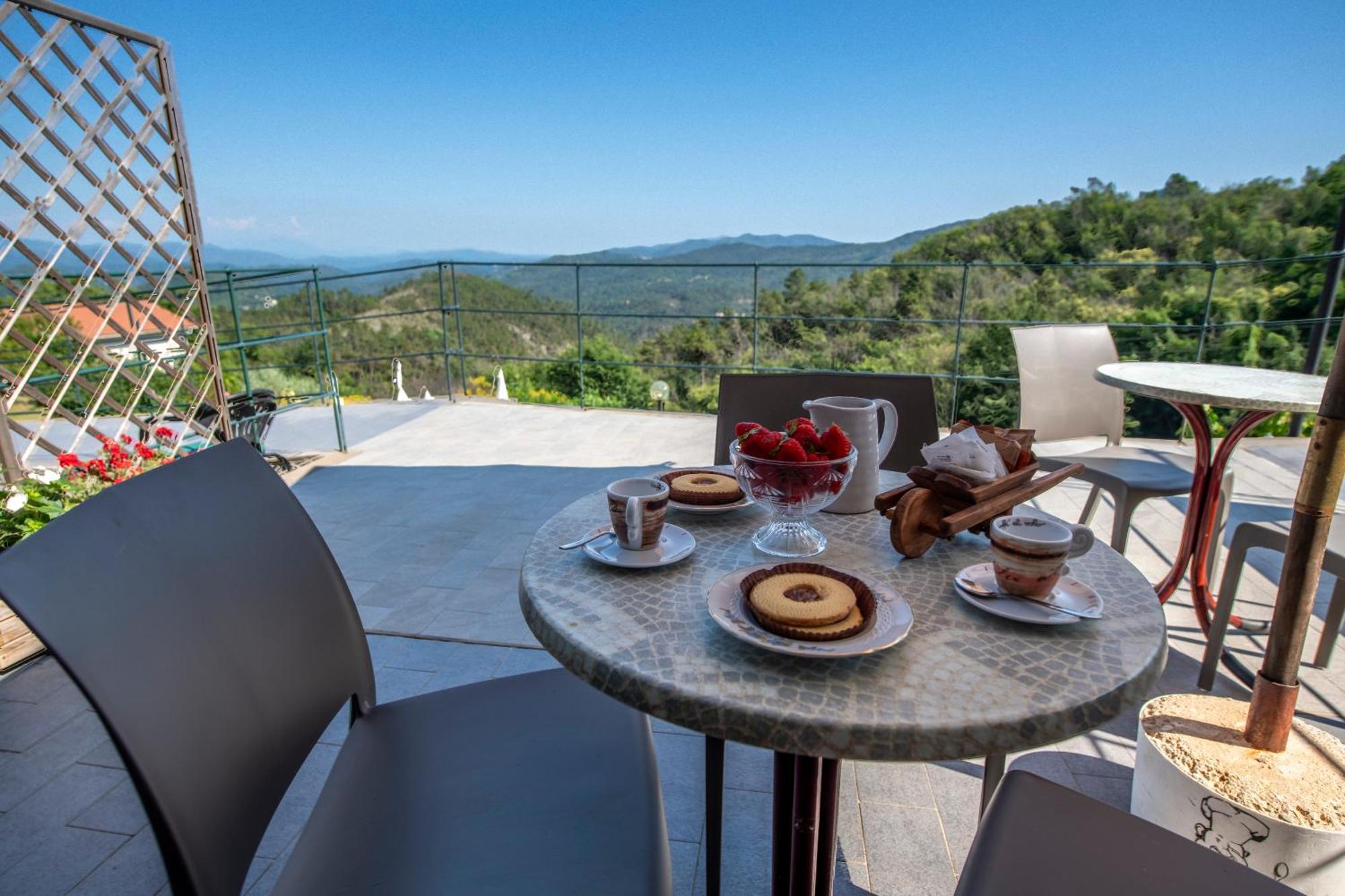 211 - Appartamento Acacia, Terrazza Giardino E Piscina 카로 외부 사진