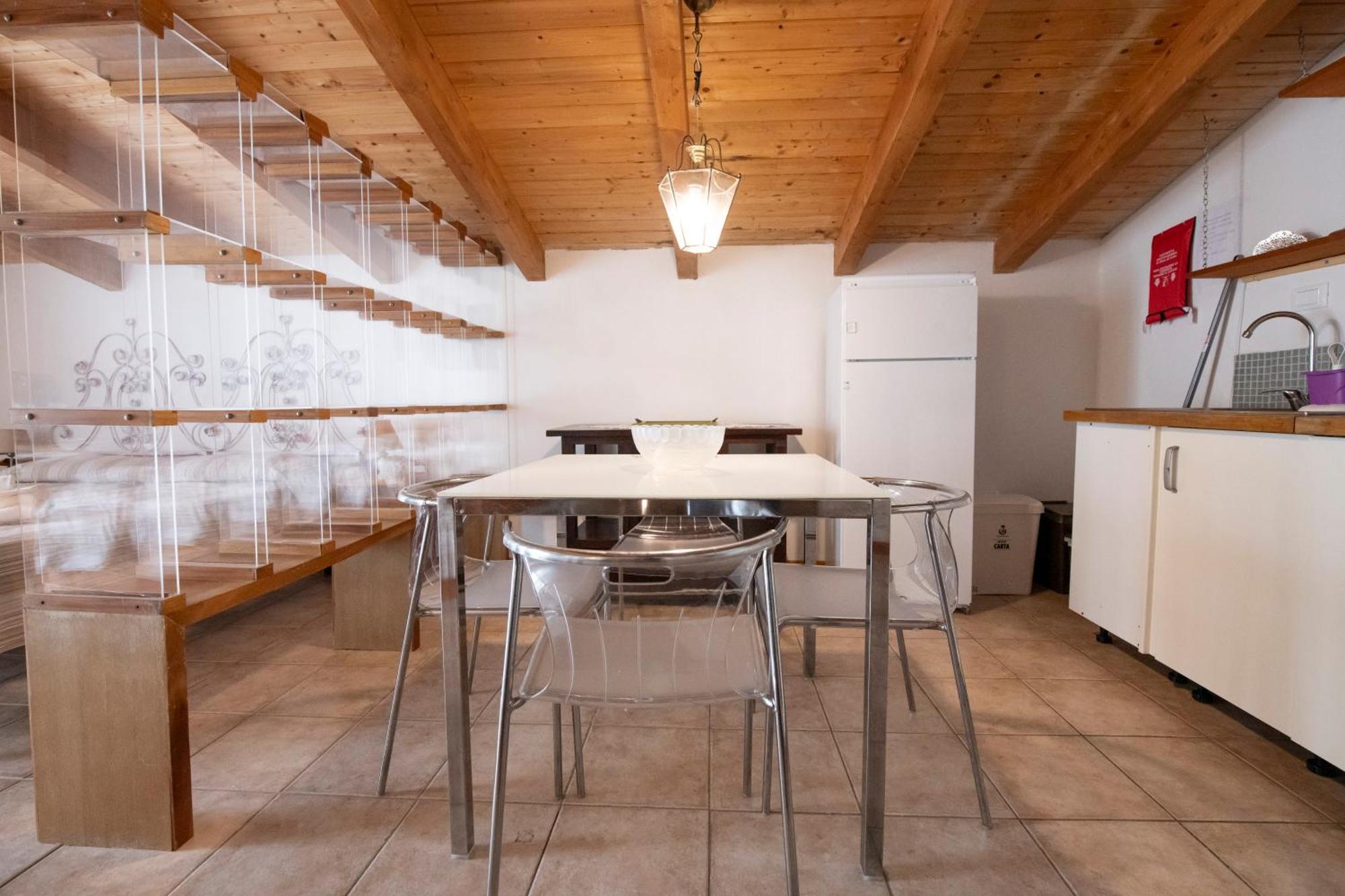 211 - Appartamento Acacia, Terrazza Giardino E Piscina 카로 외부 사진