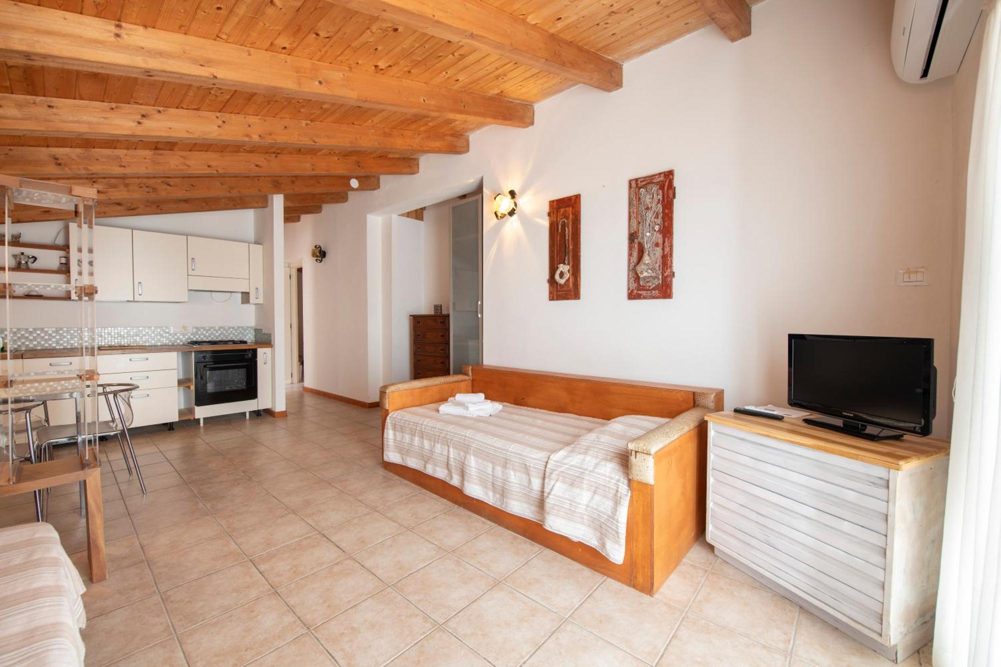 211 - Appartamento Acacia, Terrazza Giardino E Piscina 카로 외부 사진